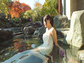 デカパイIカップ女と混浴露天肉弾SEX　サンプル画像06